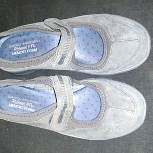 Skechers relaxed fit Mary Janes style sneakers, like new condition